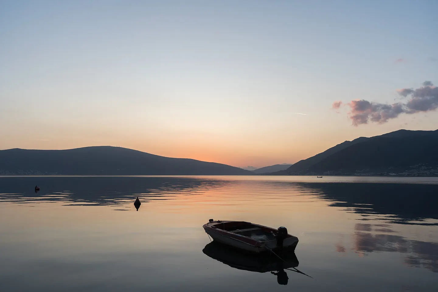 Sonnenuntergang über der Bucht von Donja Lastva aus